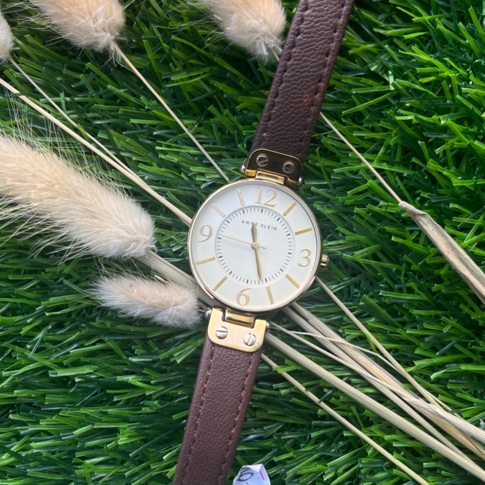 ANNE KLEIN LARGE FACE ROUND WATCH ANALOG GENUINE LEATHER BAND GOLD TONE GUC
